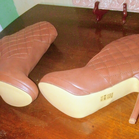 NEW MICHAEL ANTONIO 9M CARAMEL ZIPPER STILETTO BOOTIES - Picture 5 of 8